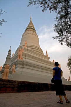 Jodi at Wat Phnom, Phnom Penh